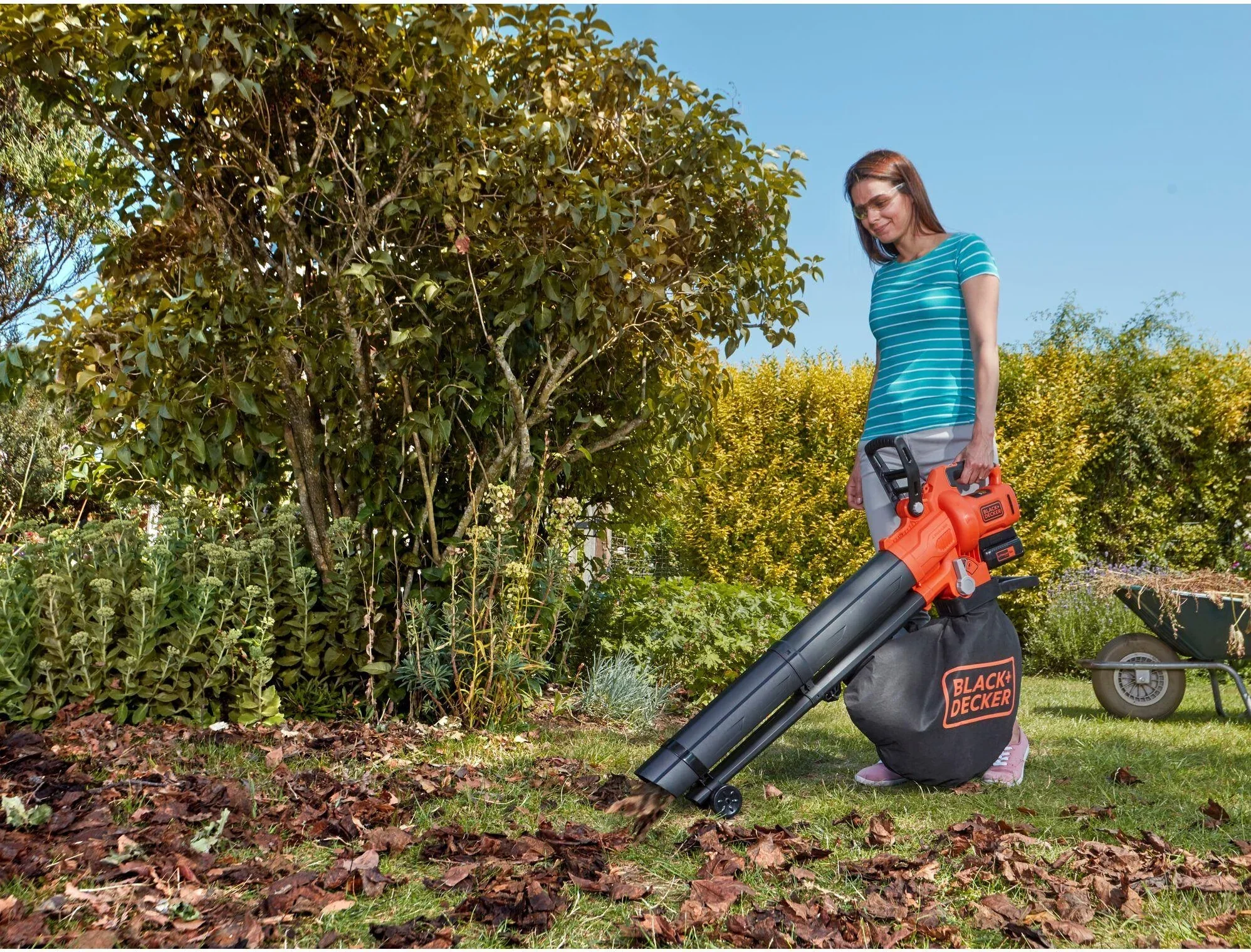 Black & Decker BCBLV3625L1 36V Akku-Laubsauger Laubbläser ohne Akku